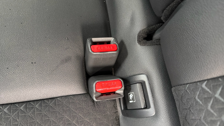 Nissan Juke 1.0 DiG-T N-Connecta 5dr Petrol Hatchback